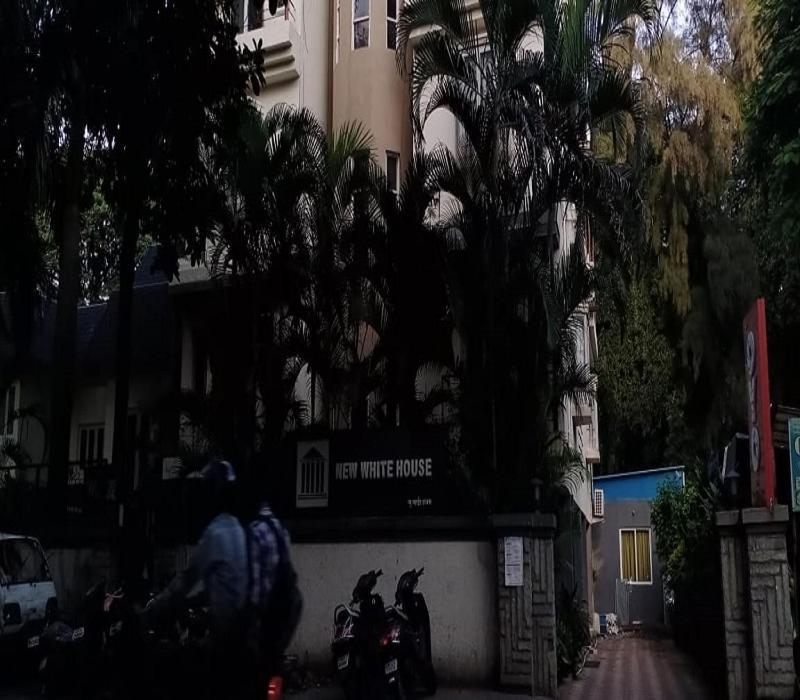 Hotel White House Πούνε Εξωτερικό φωτογραφία