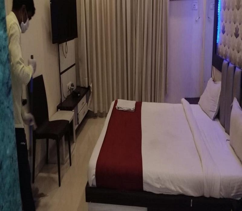 Hotel White House Πούνε Εξωτερικό φωτογραφία