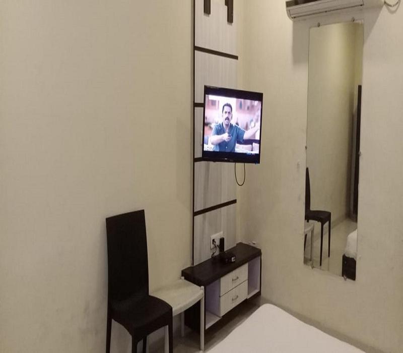 Hotel White House Πούνε Εξωτερικό φωτογραφία